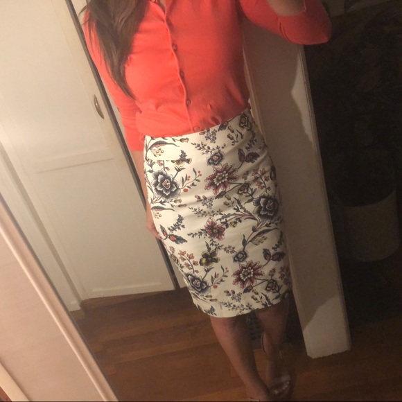 LOFT Dresses & Skirts - LOFT floral pencil skirt
